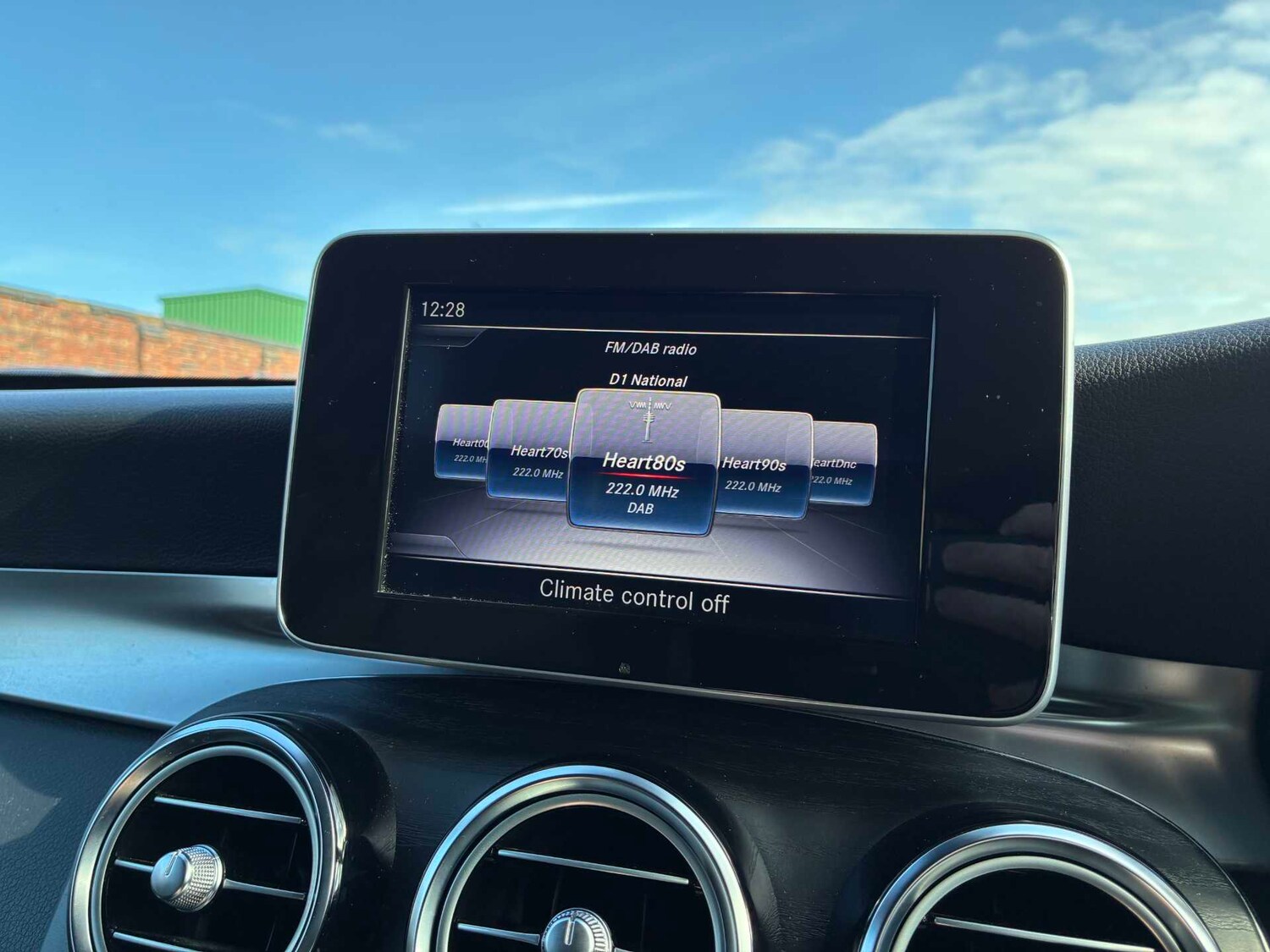 Used Mercedes-Benz GLC 2018 for sale - 78064467: Photo 32