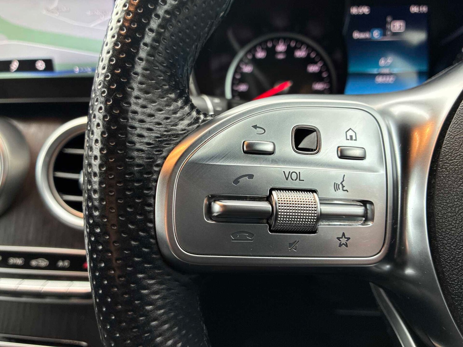 Used Mercedes-Benz GLC 2019 for sale - 78193902: Photo 22