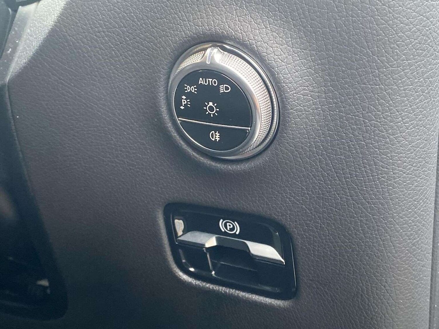 Used Mercedes-Benz GLC 2023 for sale - 77688032: Photo 22