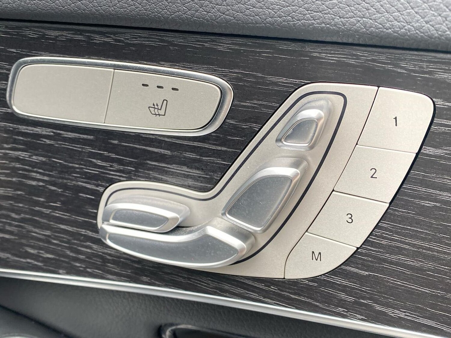 Used Mercedes-Benz GLC 2022 for sale - 76490560: Photo 30