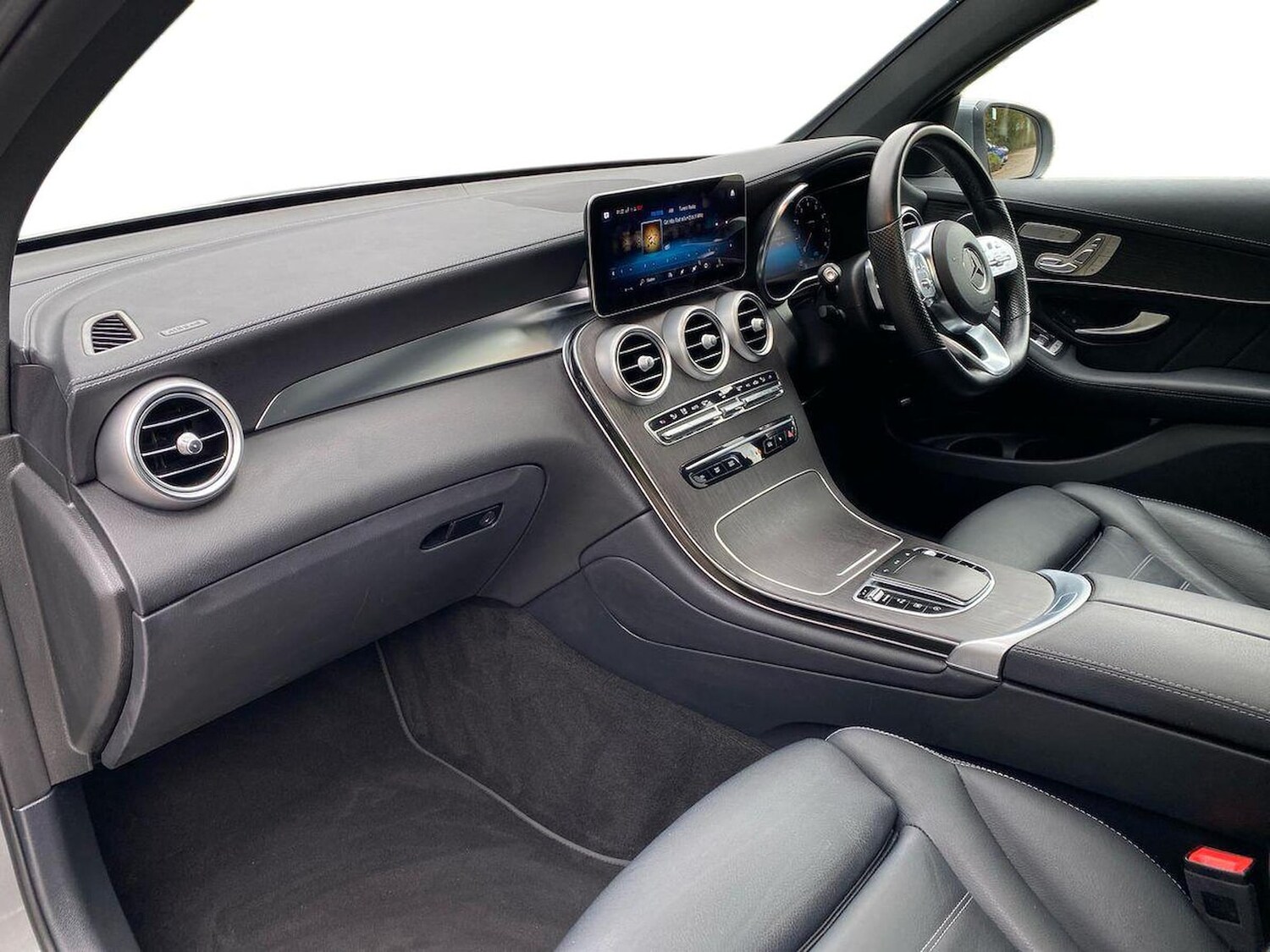 Used Mercedes-Benz GLC 2022 for sale - 76490560: Photo 7