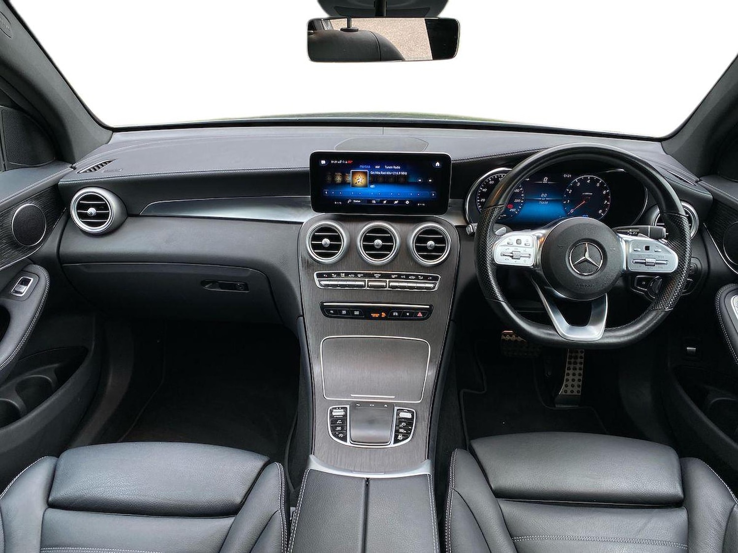 Used Mercedes-Benz GLC 2022 for sale - 76490560: Photo 8