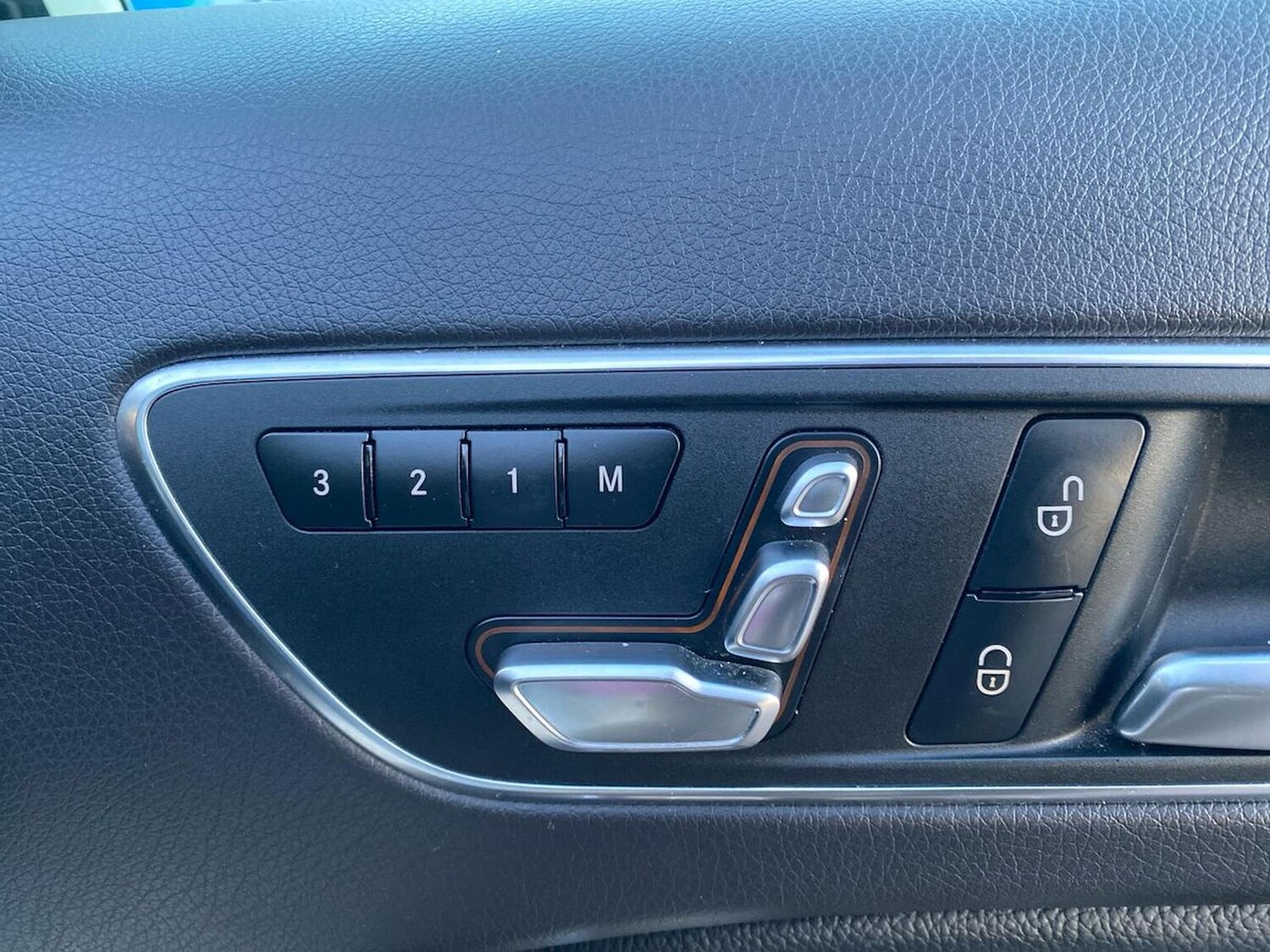 Used Mercedes-Benz A-Class 2018 for sale - 76791824: Photo 30