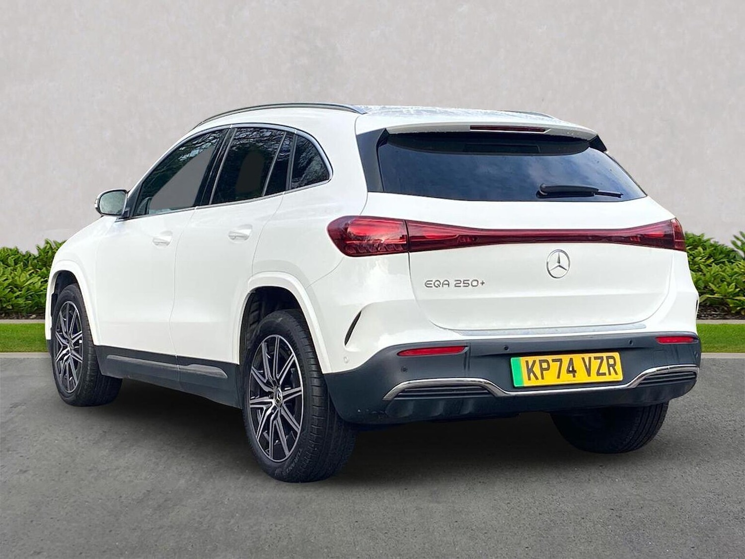 Used Mercedes-Benz EQA 2024 for sale - 76577240: Photo 2