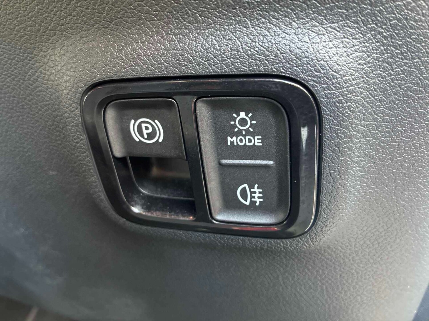 Used Mercedes-Benz CLA 2025 for sale - 78026115: Photo 34