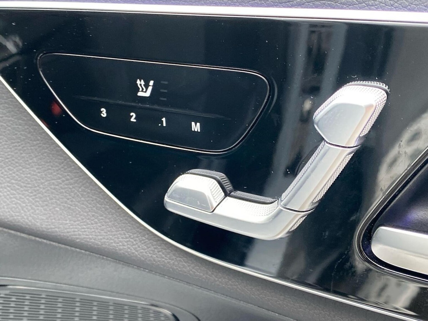 Used Mercedes-Benz GLC 2024 for sale - 76885037: Photo 30