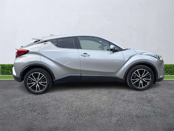 Used Toyota C-HR 2017 for sale - 79320639: Photo