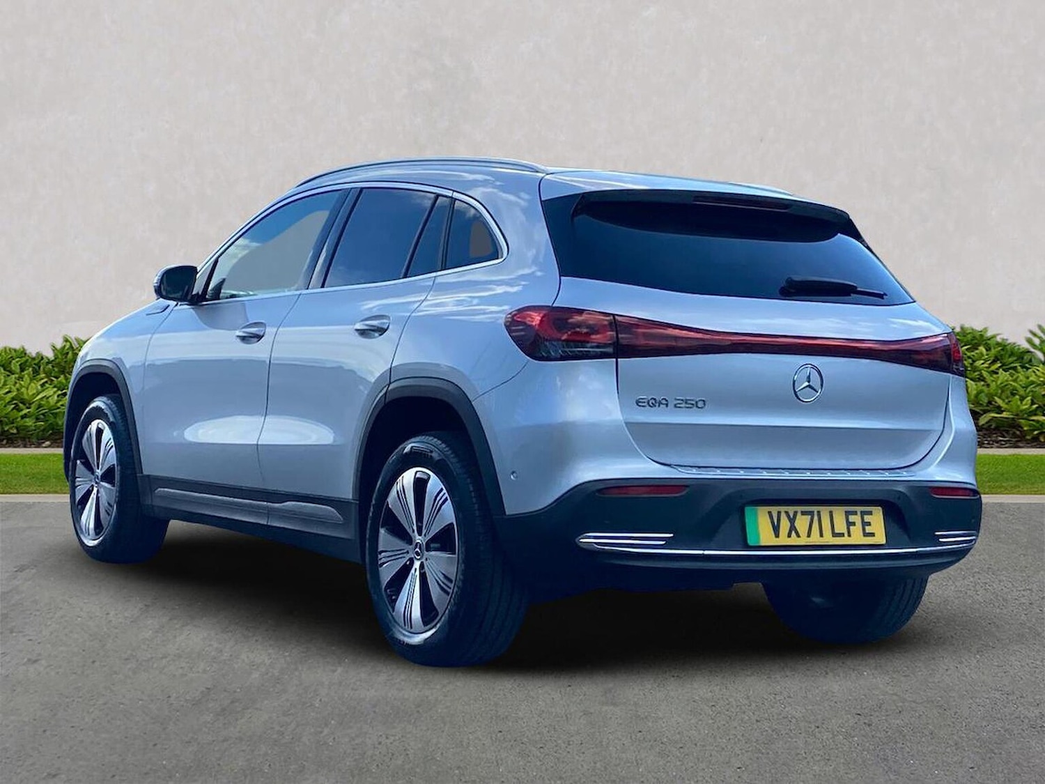 Used Mercedes-Benz EQA 2021 for sale - 76076375: Photo 2