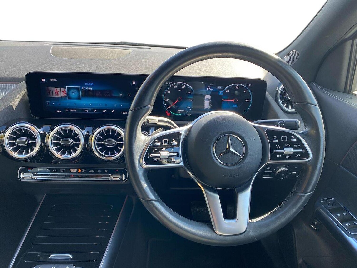 Used Mercedes-Benz EQA 2021 for sale - 76076375: Photo 9