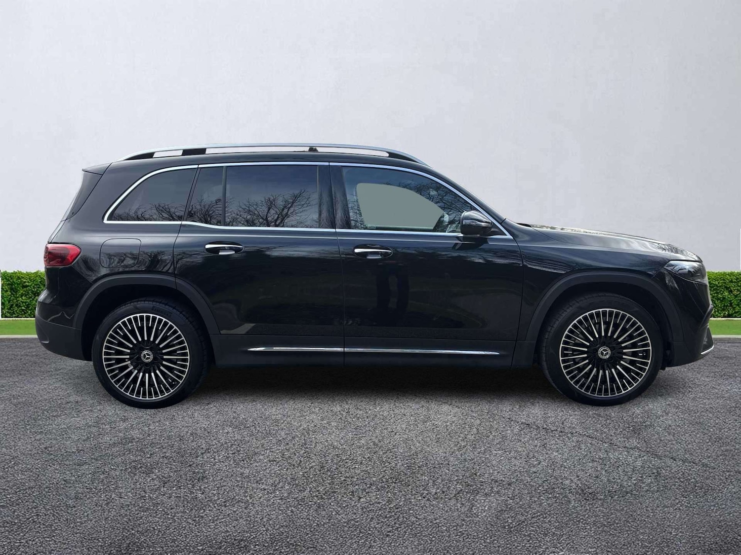 Used Mercedes-Benz EQB 2025 for sale - 77688042: Photo 3