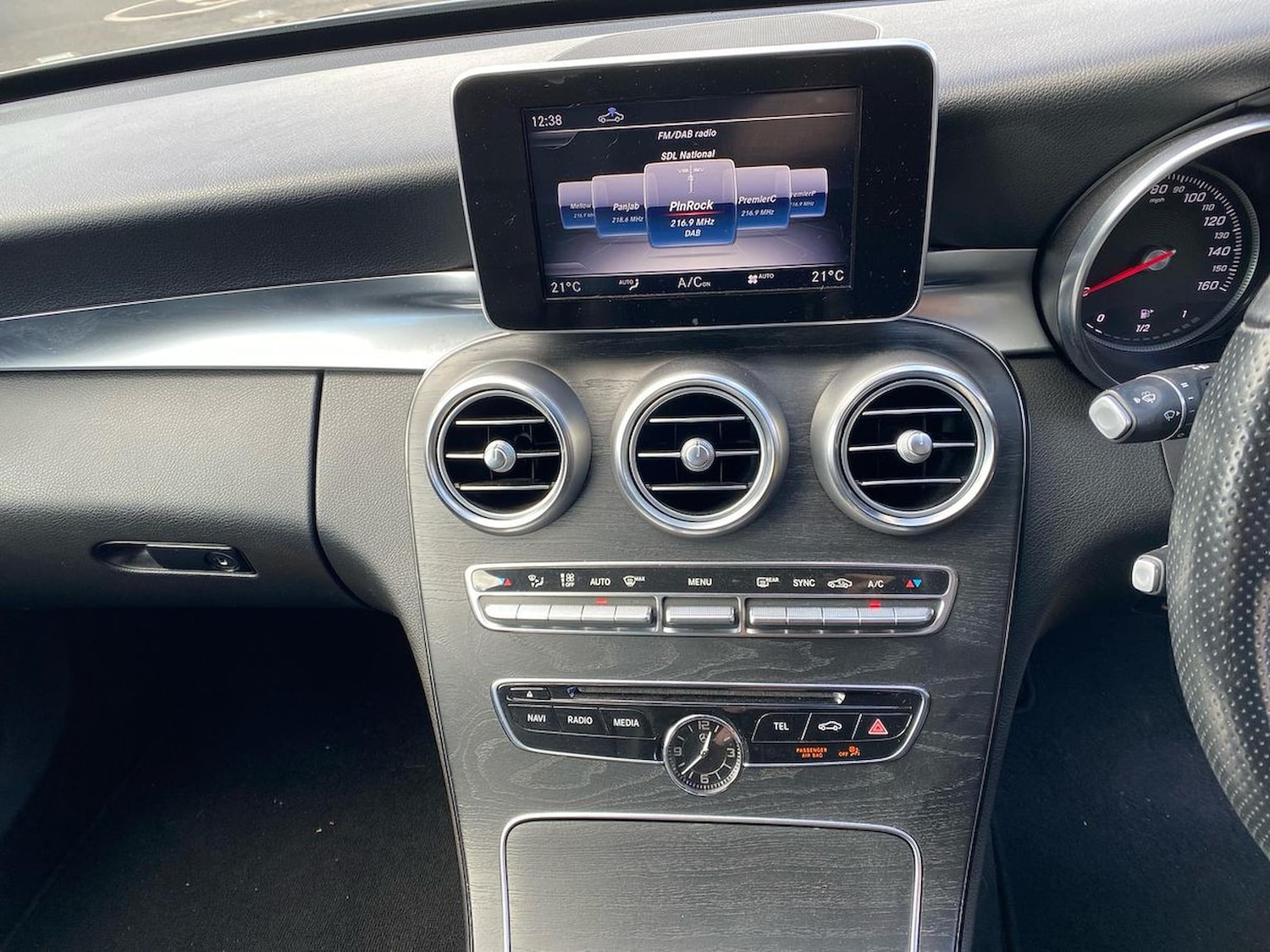 Used Mercedes-Benz C-Class 2018 for sale - 76064370: Photo 13