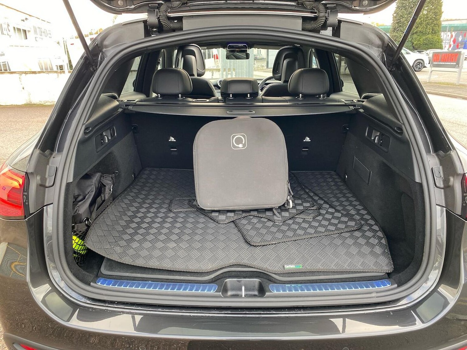 Used Mercedes-Benz GLC 2023 for sale - 76517956: Photo 17