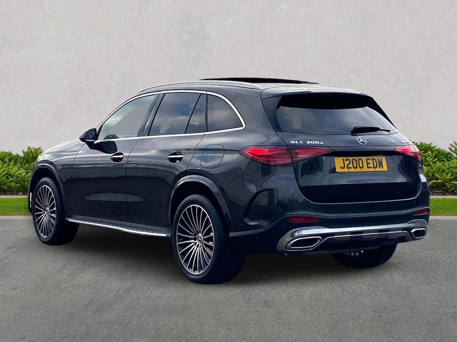 Used Mercedes-Benz GLC 2023 for sale - 76517956: Photo 2