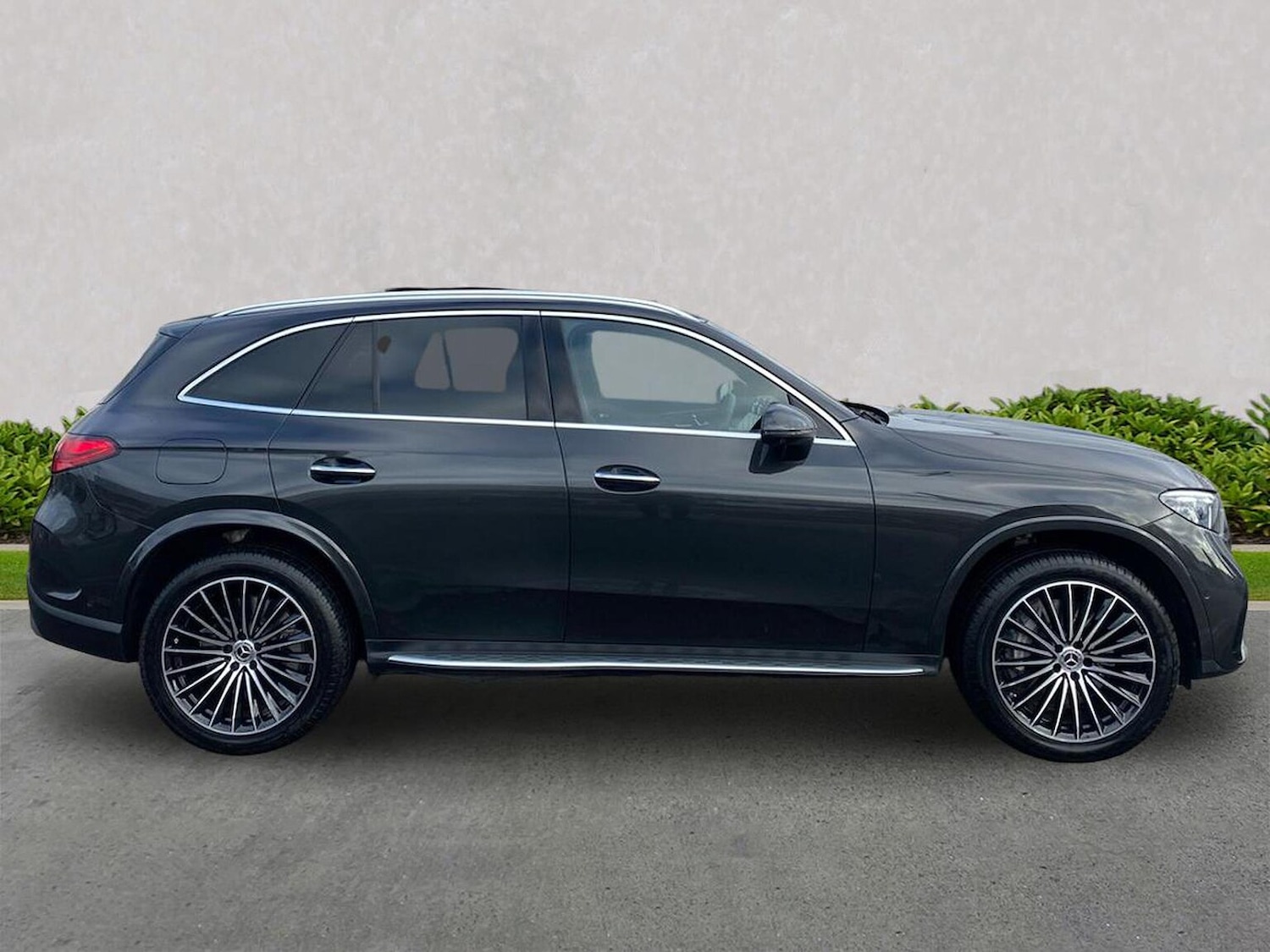 Used Mercedes-Benz GLC 2023 for sale - 76517956: Photo 3