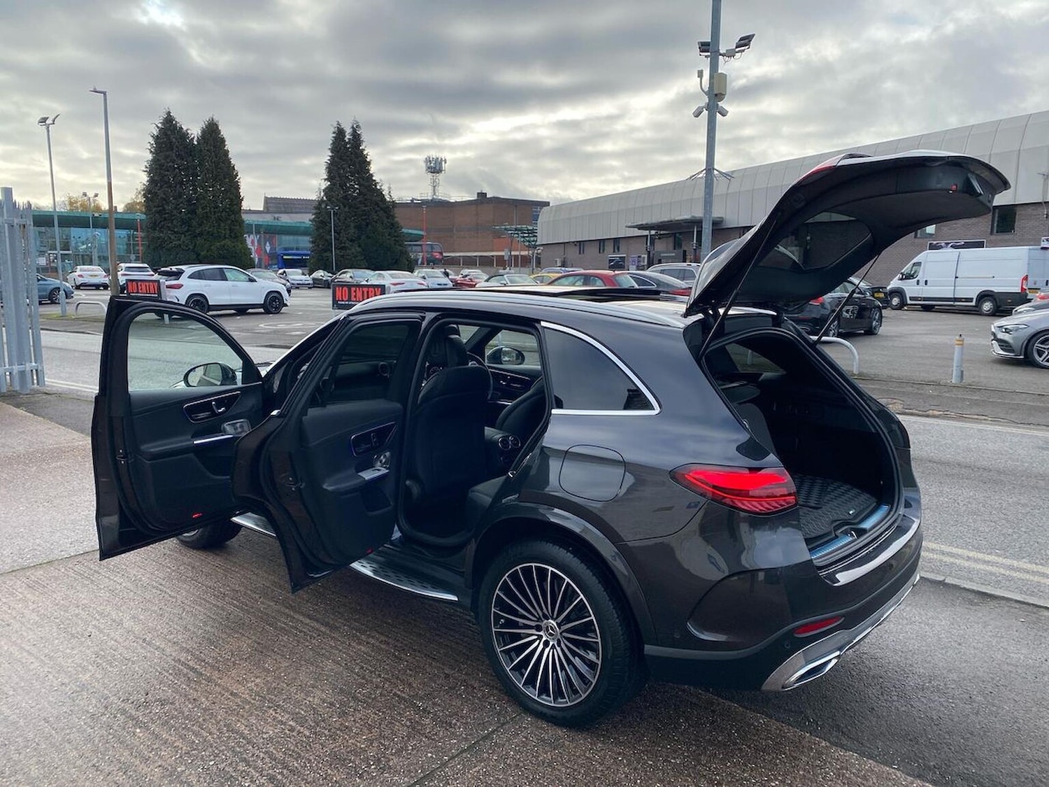 Used Mercedes-Benz GLC 2023 for sale - 76517956: Photo 40