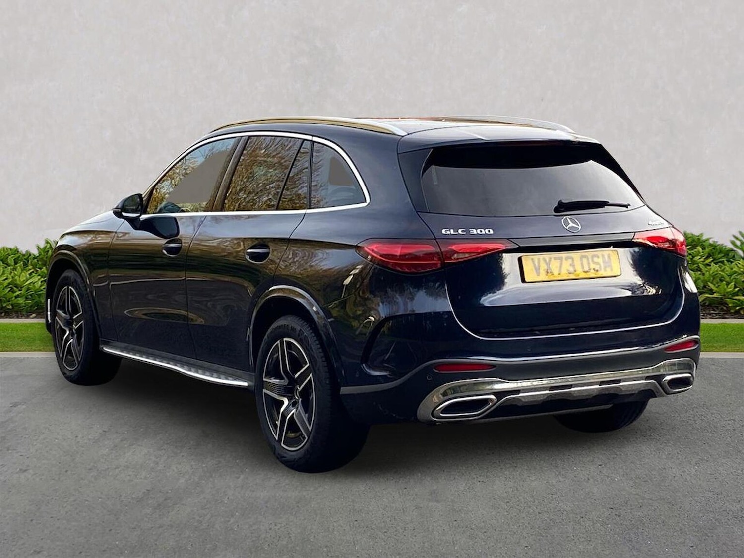 Used Mercedes-Benz GLC 2023 for sale - 76422318: Photo 2