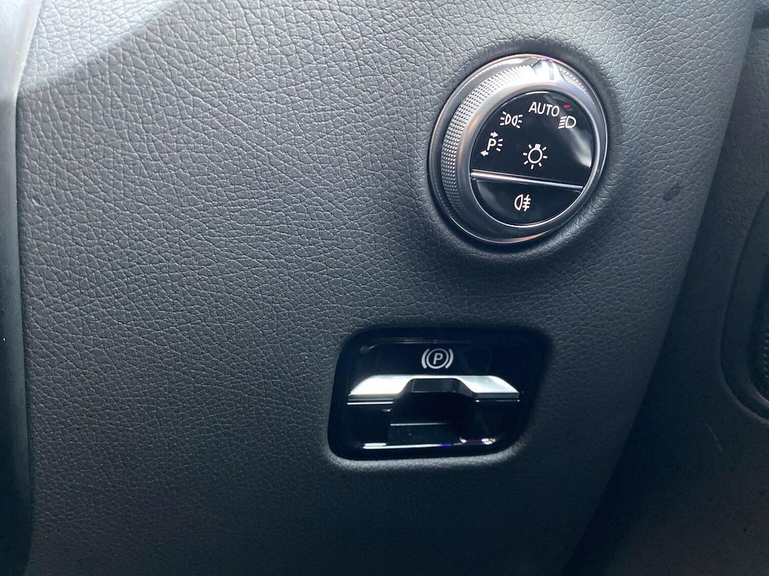 Used Mercedes-Benz GLC 2023 for sale - 76422318: Photo 22