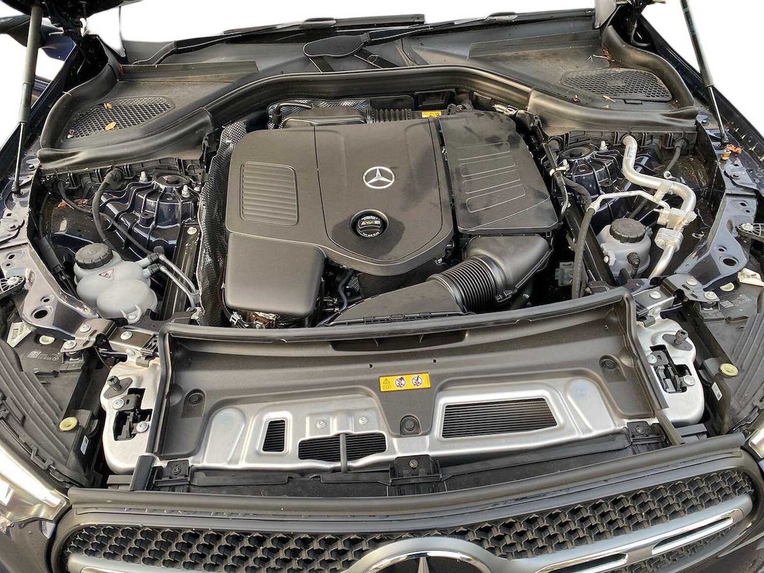 Used Mercedes-Benz GLC 2023 for sale - 76422318: Photo 8