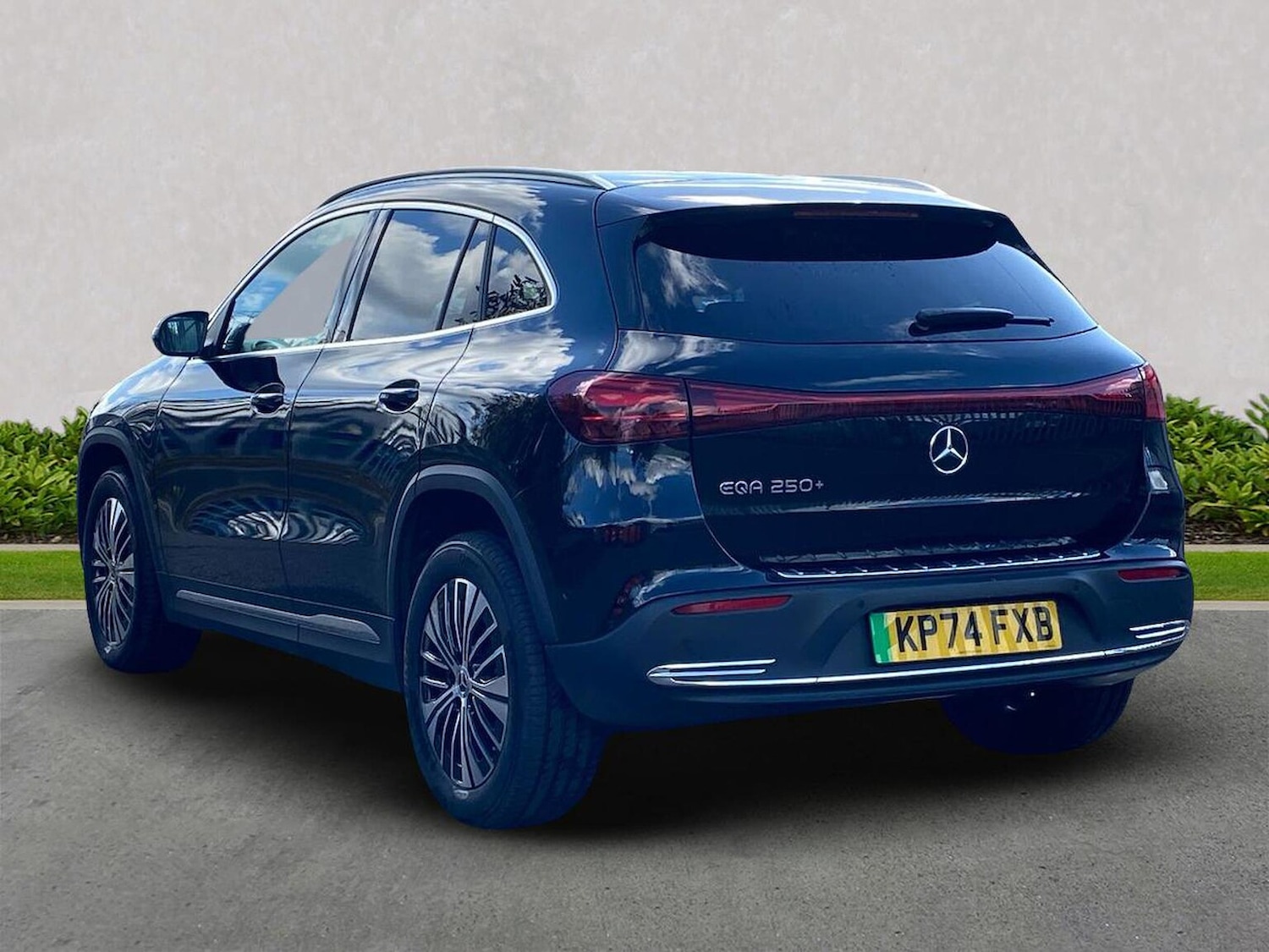 Used Mercedes-Benz EQA 2024 for sale - 76577243: Photo 2