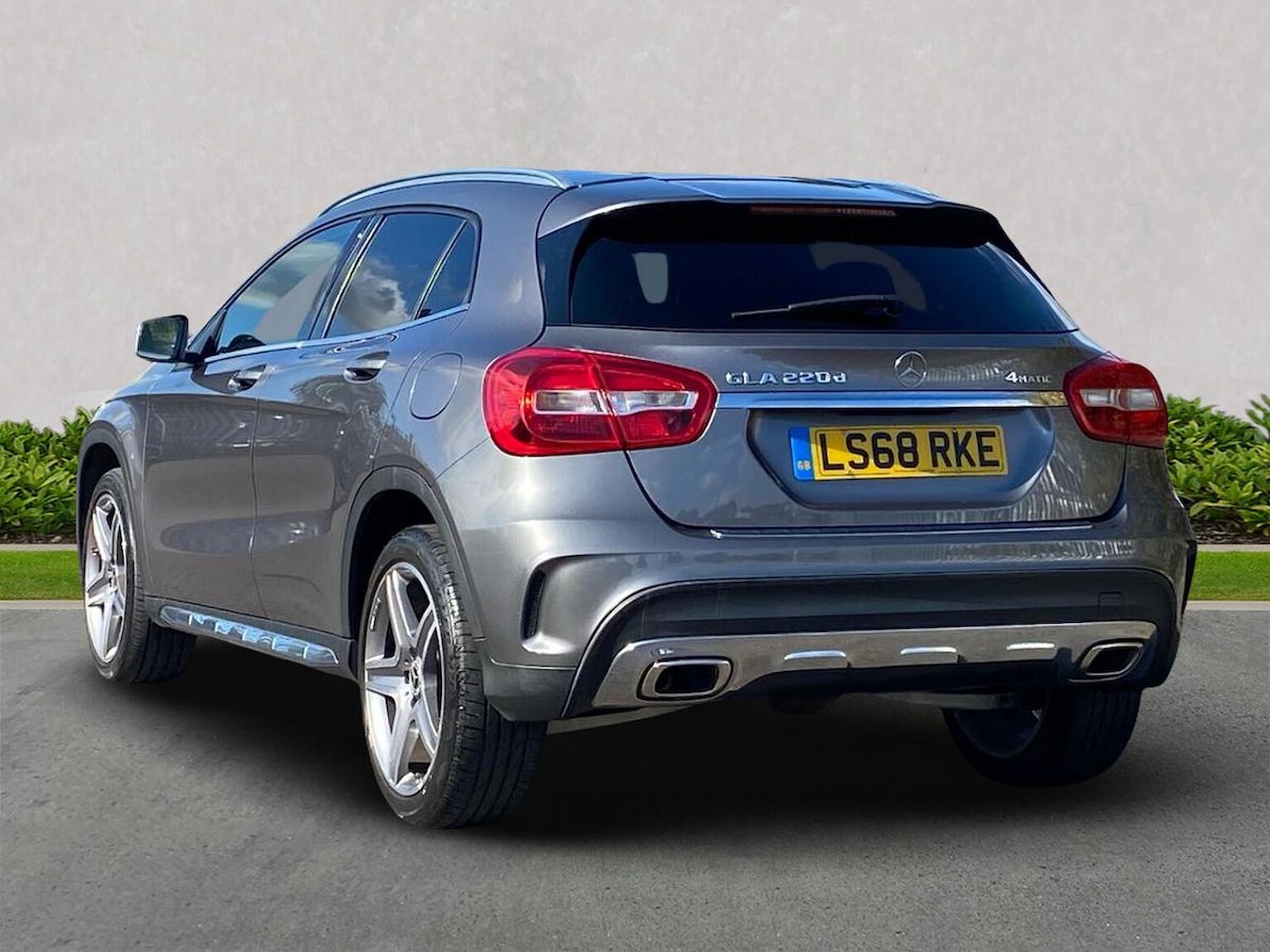 Used Mercedes-Benz GLA 2018 for sale - 76144183: Photo 2