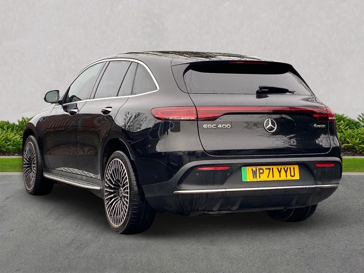 Used Mercedes-Benz EQC 2022 for sale - 76893249: Photo 2