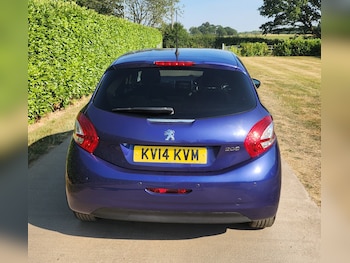 Used Peugeot 208 2014 for sale - 78976674: Photo