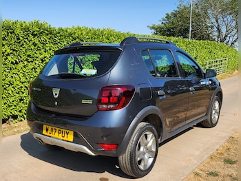 Used Dacia Sandero Stepway 2017 for sale - 79147559: Photo