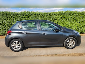 Used Peugeot 208 2017 for sale - 79372329: Photo