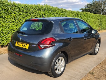 Used Peugeot 208 2017 for sale - 79372329: Photo
