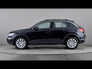 Used Volkswagen T-Roc 2019 for sale - 79575232: Photo