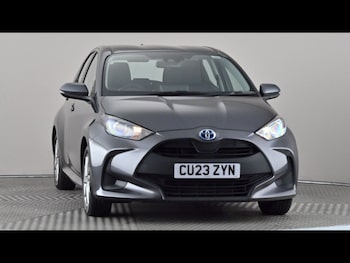 Used Toyota Yaris 2023 for sale - 79352160: Photo