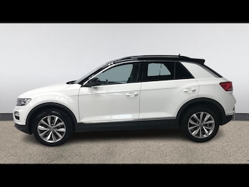 Used Volkswagen T-Roc 2021 for sale - 78652920: Photo