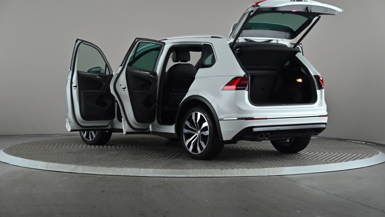 Used Volkswagen Tiguan 2020 for sale - 77013987: Photo 22