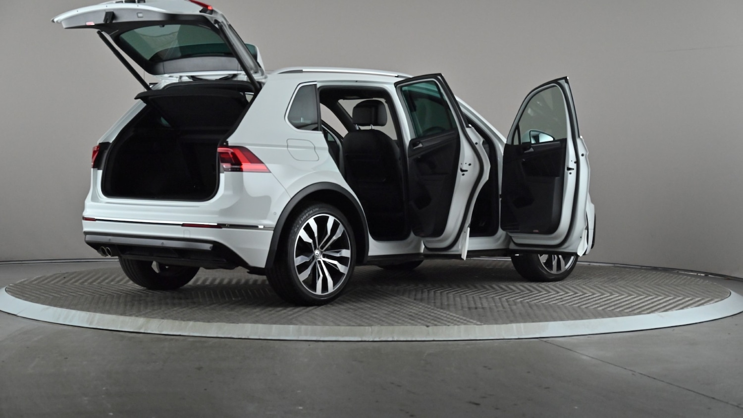 Used Volkswagen Tiguan 2020 for sale - 77013987: Photo 24