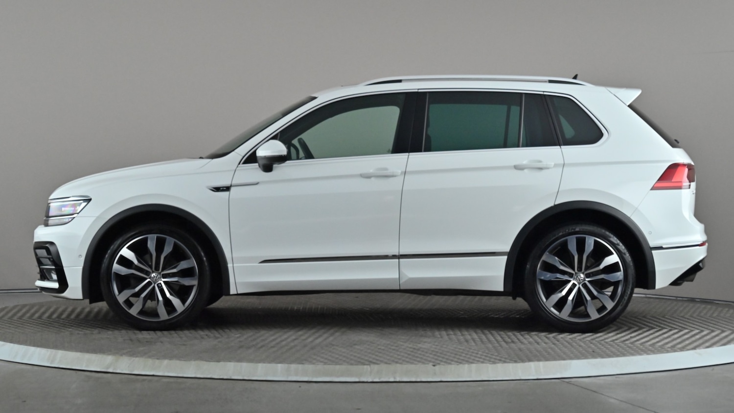 Used Volkswagen Tiguan 2020 for sale - 77013987: Photo 3