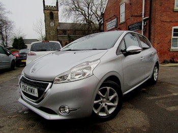 Used Peugeot 208 2015 for sale - 77023726: Photo