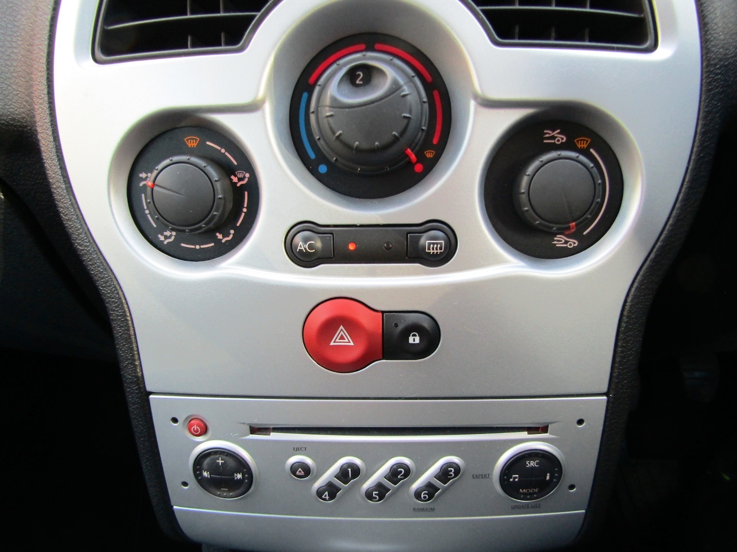 Used Renault Grand Modus 2011 for sale - 75934316: Photo 24