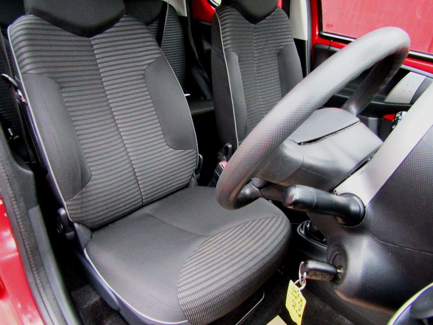 Used Peugeot 107 2012 for sale - 76560138: Photo 15