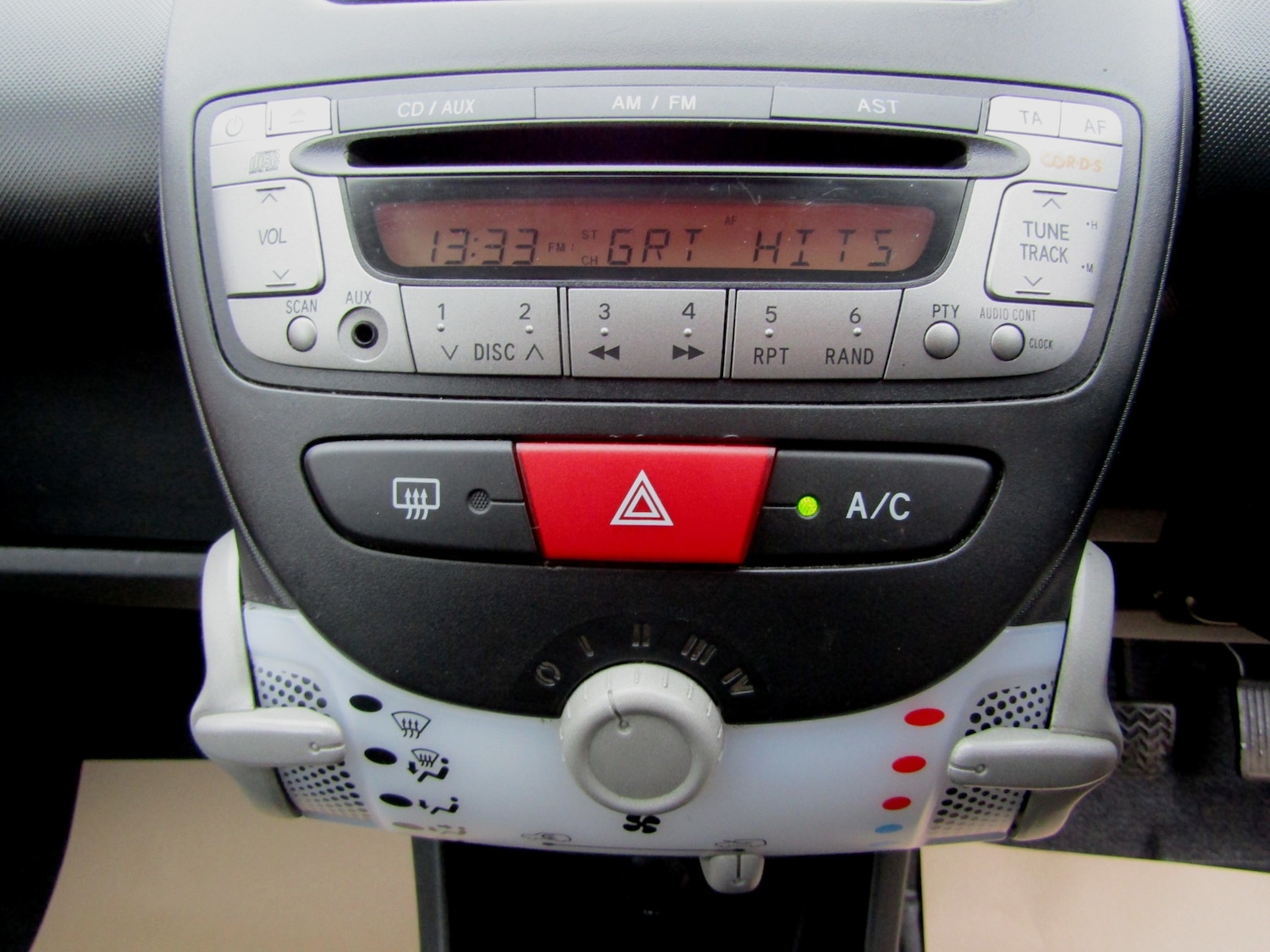 Used Peugeot 107 2012 for sale - 76560138: Photo 18