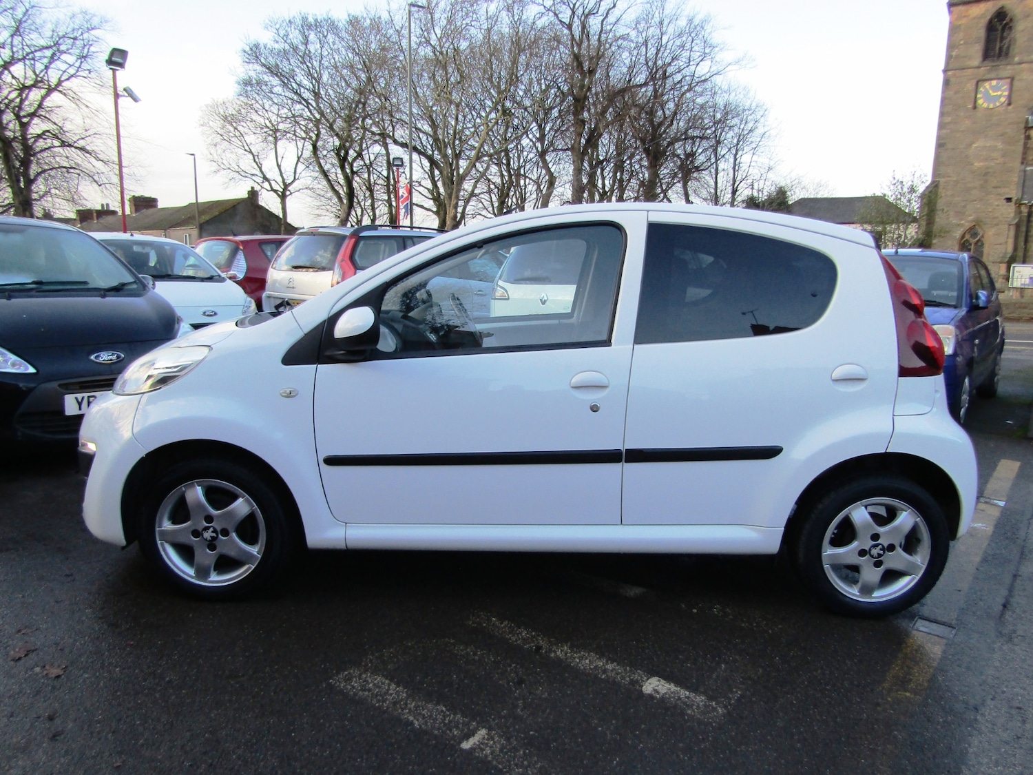 Used Peugeot 107 2014 for sale - 77124050: Photo 8