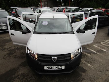 Used Dacia Sandero 2015 for sale - 78950188: Photo