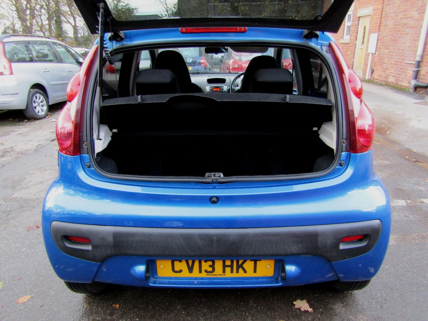 Used Peugeot 107 2013 for sale - 76428430: Photo 12