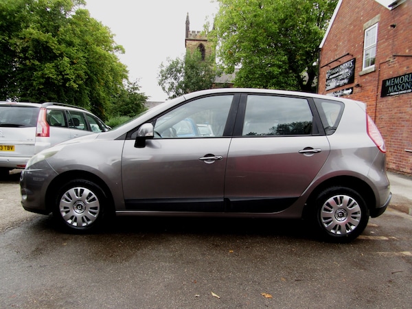 Used Renault Scenic 2010 for sale - 75446835: Photo 4
