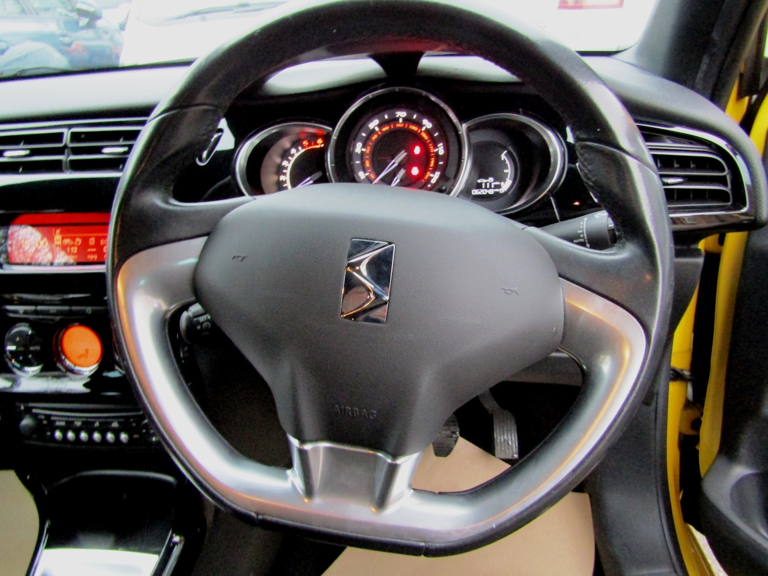 Used Citroen DS3 2014 for sale - 77285894: Photo 25