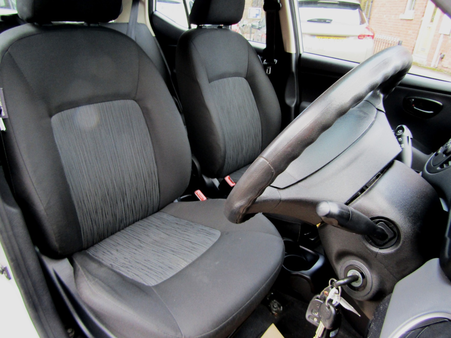 Used Hyundai i10 2013 for sale - 76374127: Photo 19