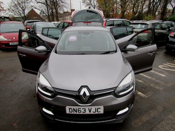 Used Renault Megane 2013 for sale - 76490379: Photo