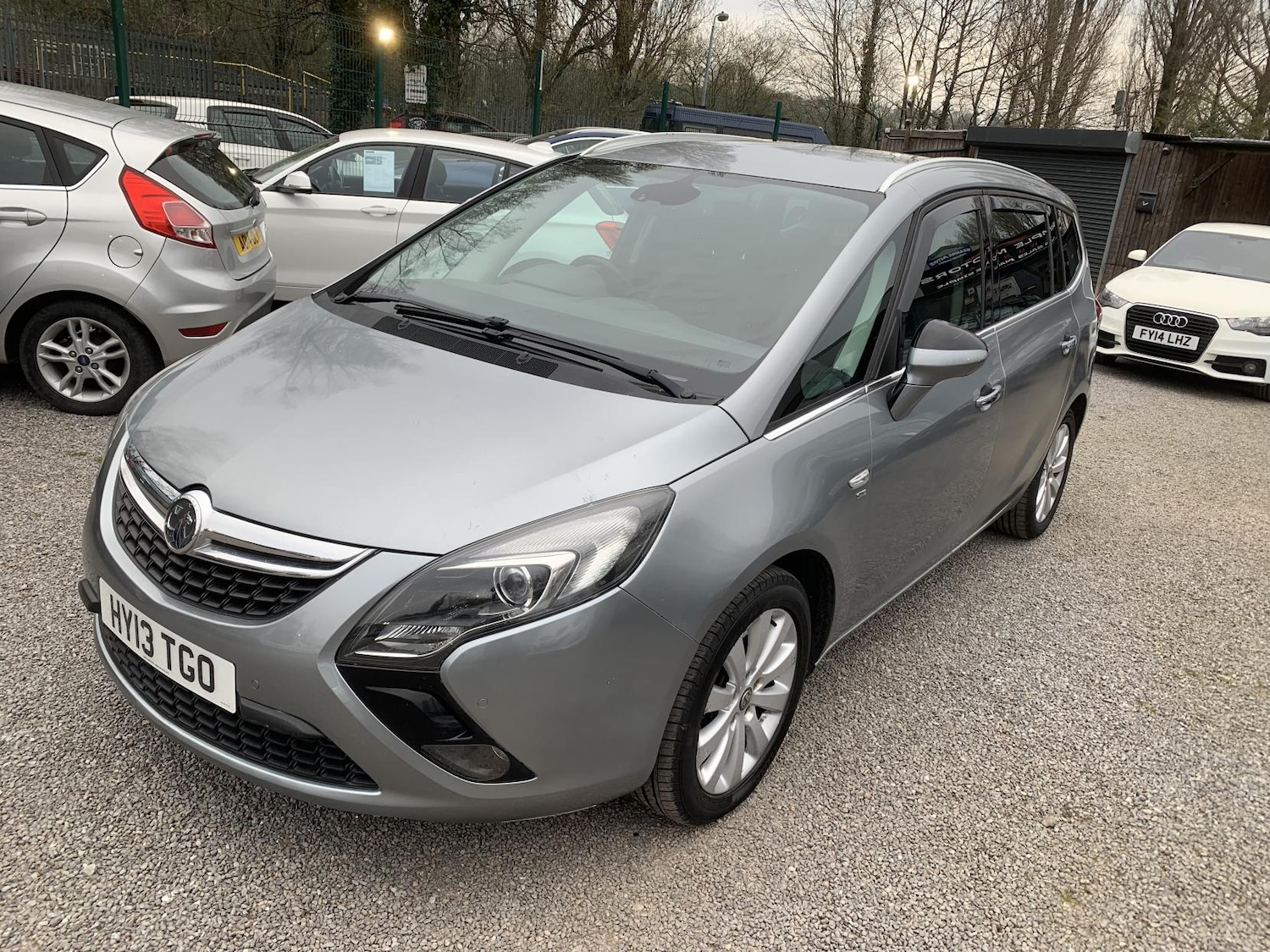 Used Vauxhall Zafira Tourer 2013 for sale - 77982032: Photo 2
