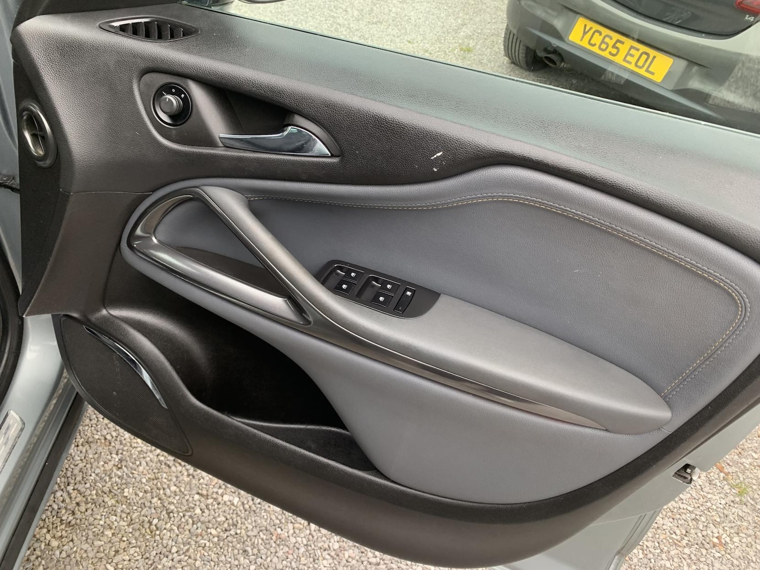 Used Vauxhall Zafira Tourer 2013 for sale - 77982032: Photo 21