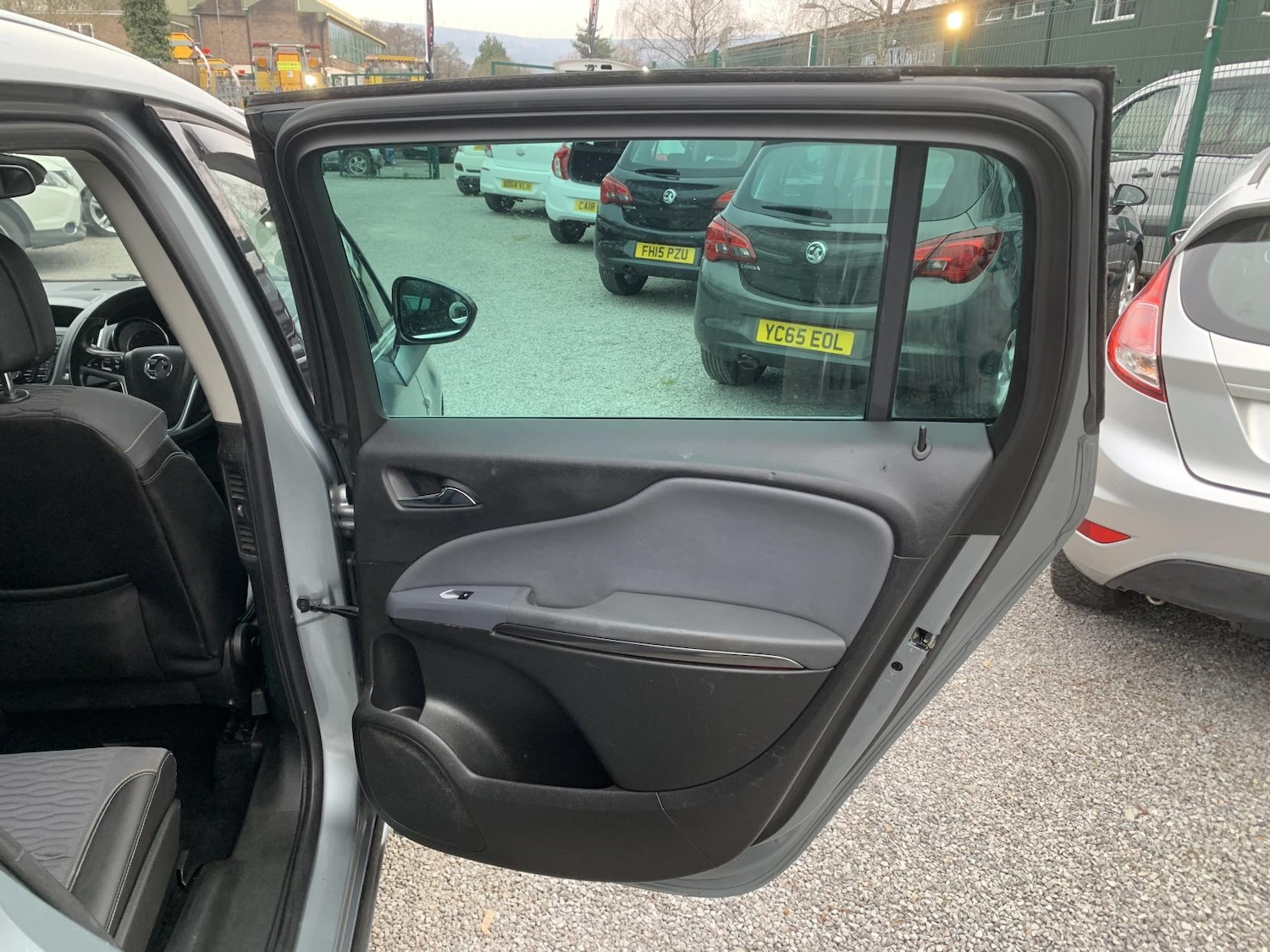 Used Vauxhall Zafira Tourer 2013 for sale - 77982032: Photo 25