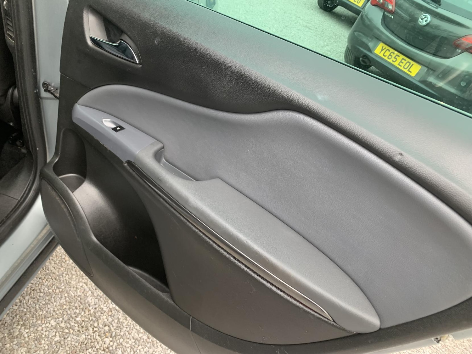 Used Vauxhall Zafira Tourer 2013 for sale - 77982032: Photo 26